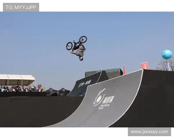 成都极限运动队以94分领跑滑板精英赛积分榜展现强大实力